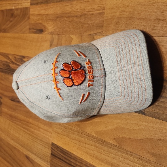 New Era Other - New Era Clemson Tigers Football 39 Thirty Embroidered Hat Ballcap